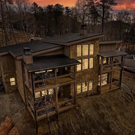Luxurious 4 Bed Cabin Private Pool Hot Tub Game Room Theater